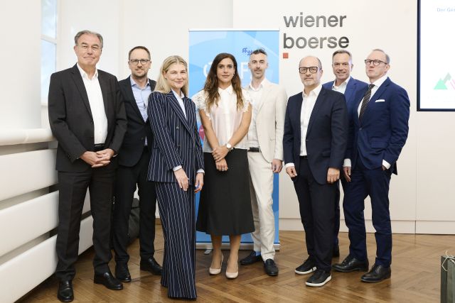 v.l. Friedrich Mostböck, Beate Wolf, Stefan Maxian, Monika Köppl-Turyna, Christoph Pramhofer, Paul Severin, Christian Lückl, Heinz Bednar, Credit: Martin Hörmandinger Photography